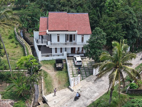 Homestay Asri di Kuningan! View Gunung Ciremai Langsung dari Balkon